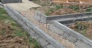 Установка бордюров для плитки в Ейске в октябре