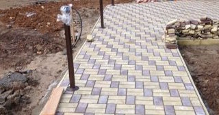 Укладка тротуарной плитки под ключ в Ейске в октябре