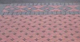 Укладка тротуарной плитки на старое бетонное основание в Ейске в октябре