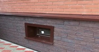Облицовка цоколя панелями под камень в Ейске в октябре